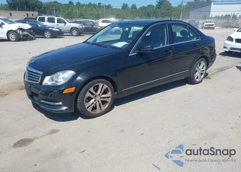 2013 Mercedes-Benz C 300 Luxury 4Matic/Sport 4Matic from USA, damaged, VIN WDDGF8ABXDR247478